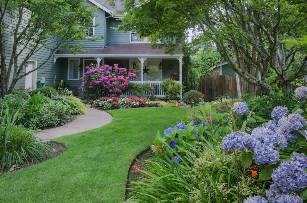 well maintained front lawn